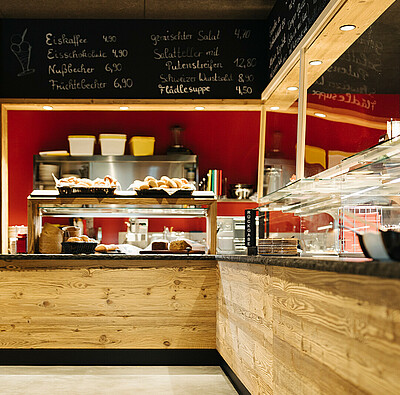 fruehstuecksbuffet am alpsee campingplatz