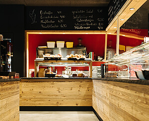 fruehstuecksbuffet am alpsee campingplatz