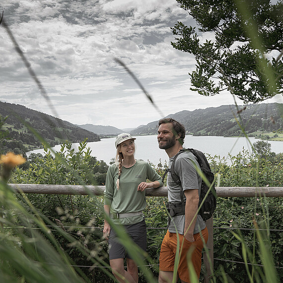 Paar an Aussichtspunkt am Alpsee - Alpsee Camping Immenstadt