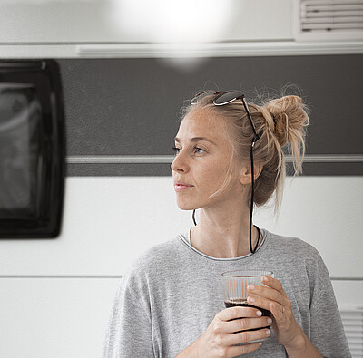 Frau im Campingurlaub im Allgäu - Alpsee Camping Immenstadt