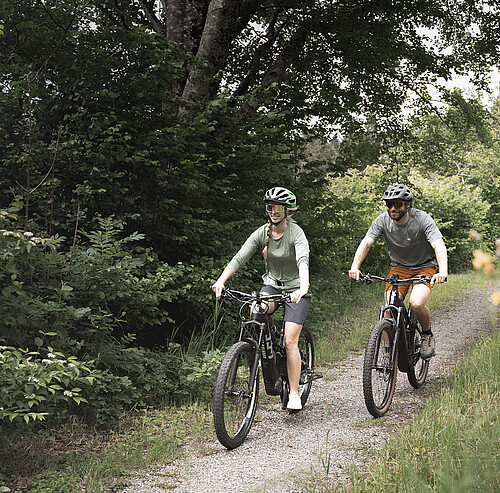 Paar bei Radtour im Allgäu - Alpsee Camping Immenstadt
