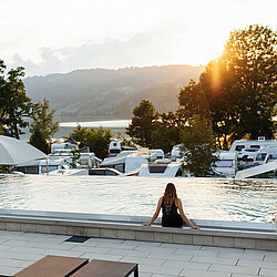 sonnenuntergang beim infinity pool
