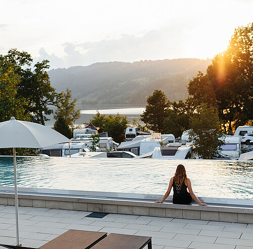 sonnenuntergang beim infinity pool