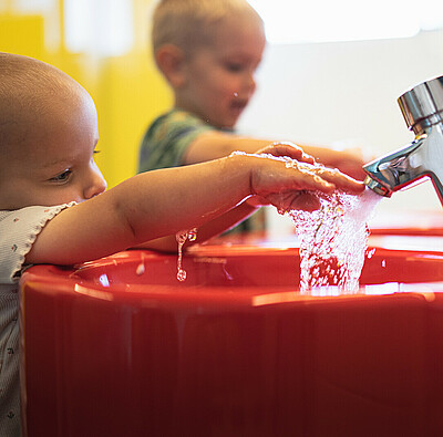 Kinder am Waschbecken - Alpsee Camping Immenstadt