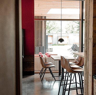 Stühle im Restaurant - Alpsee Camping Immenstadt