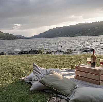 Picknick am See - Campingurlaub Allgäu - Alpsee Camping Immenstadt
