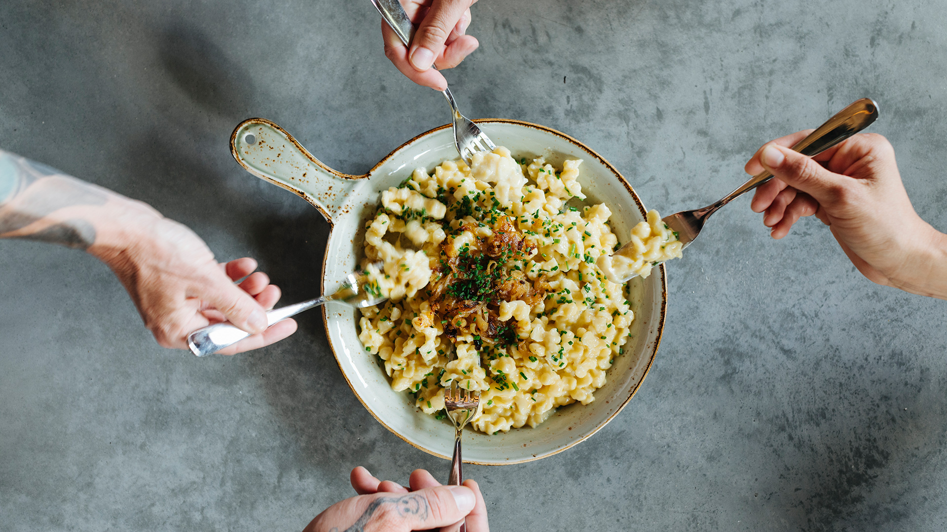 leckere kaesespaetzle zum teilen