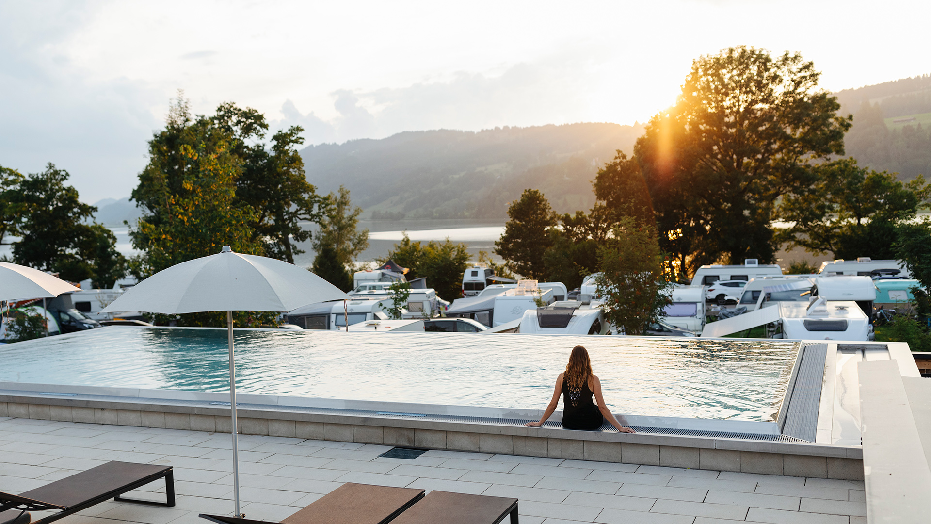 sonnenuntergang beim infinity pool